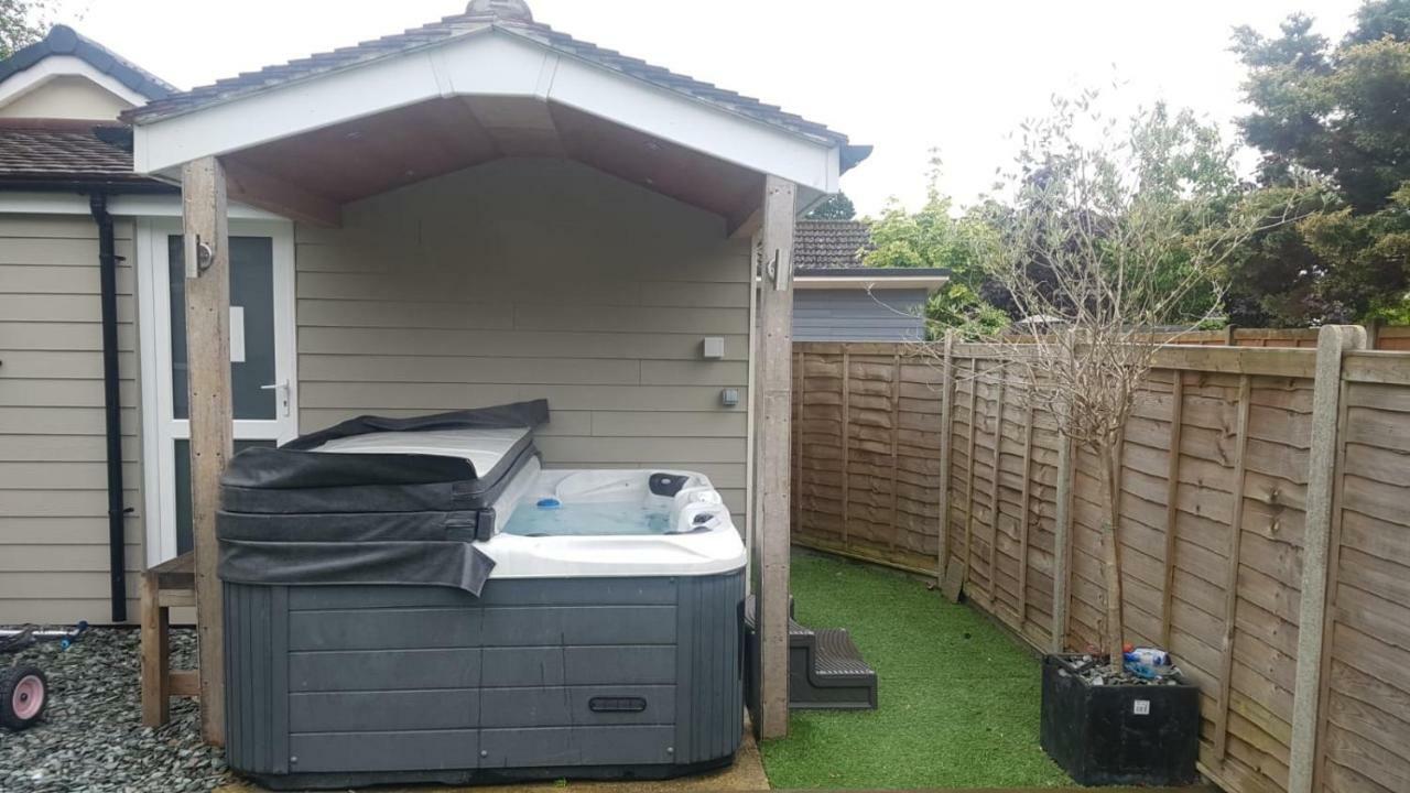 Four Corners Holiday Home Hot Tub & Sauna Фърндаун Екстериор снимка